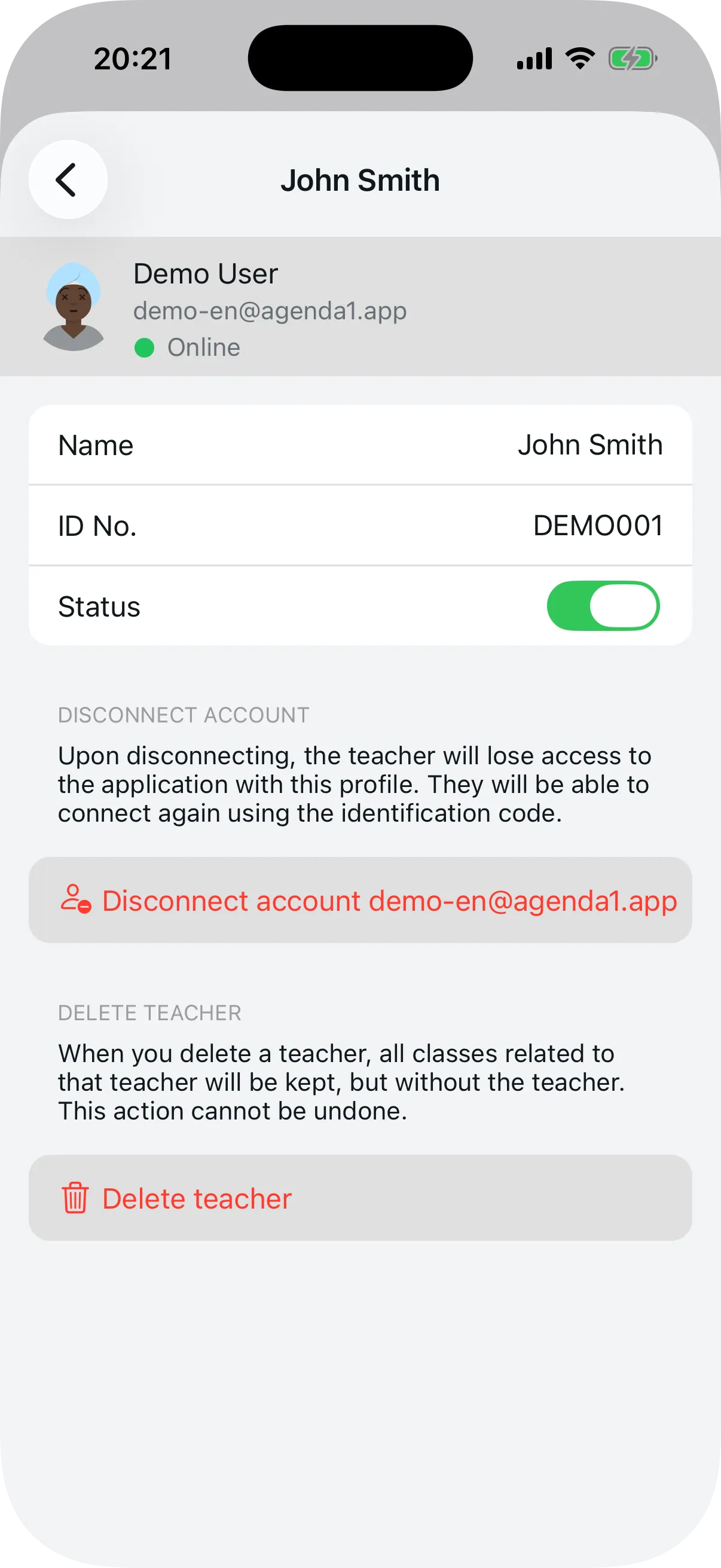 Teacher detail with name, reference code, and status