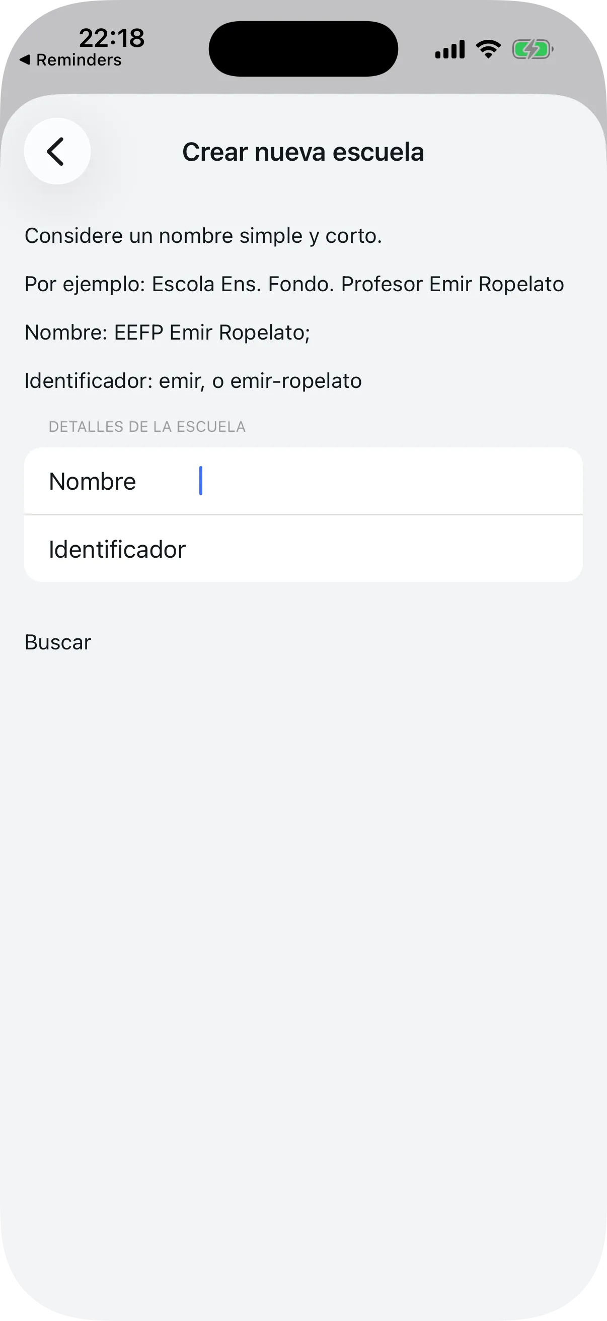 Formulario de creación de centro con campos de nombre e identificador