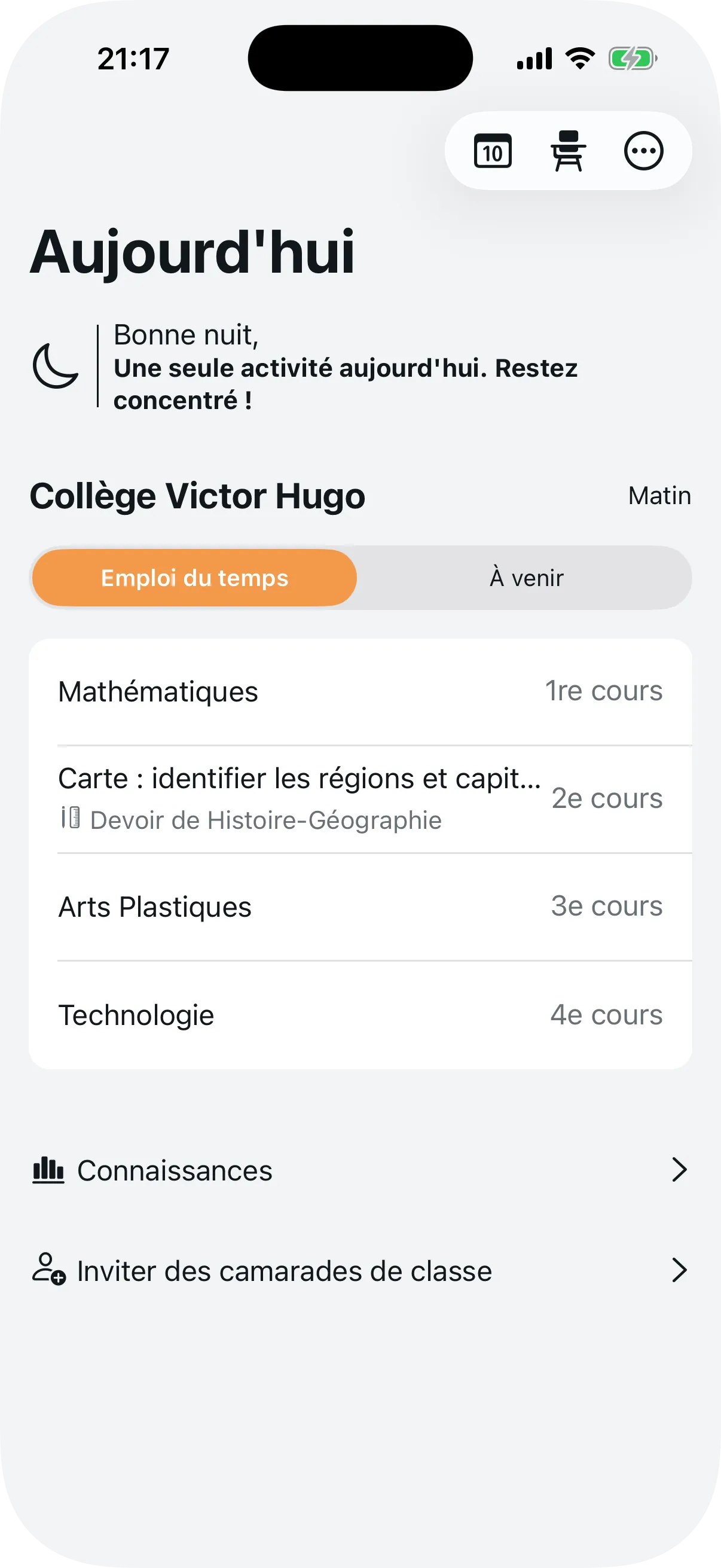 Panneau de l'élève avec l'emploi du temps et les disciplines du jour