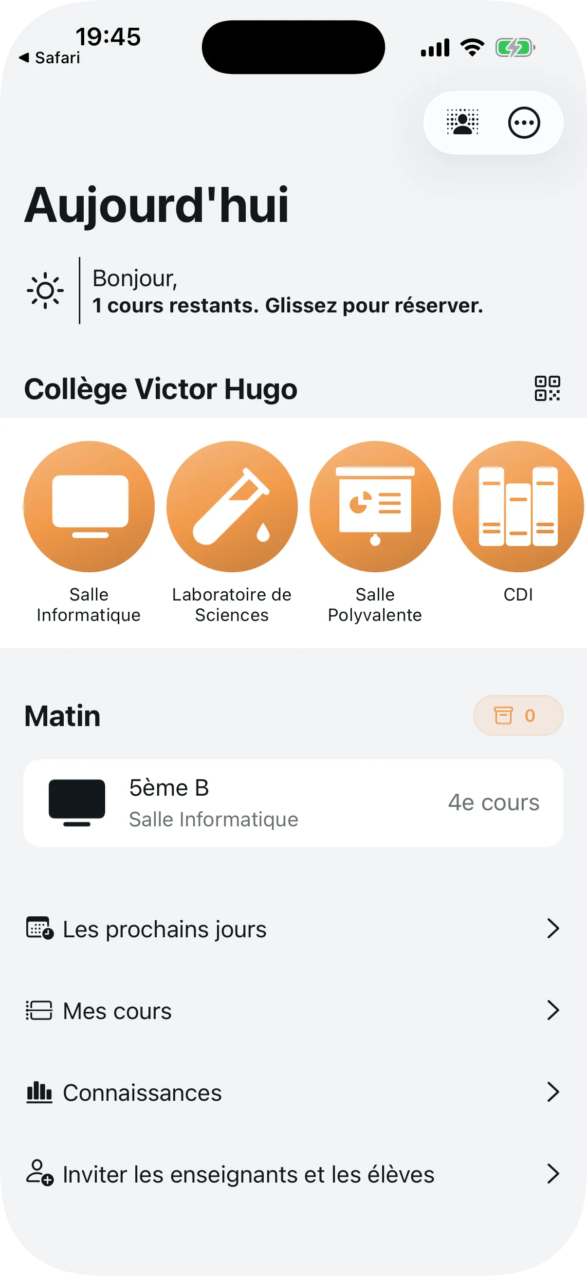 Tableau de bord enseignant avec les reservations du jour et boutons de navigation