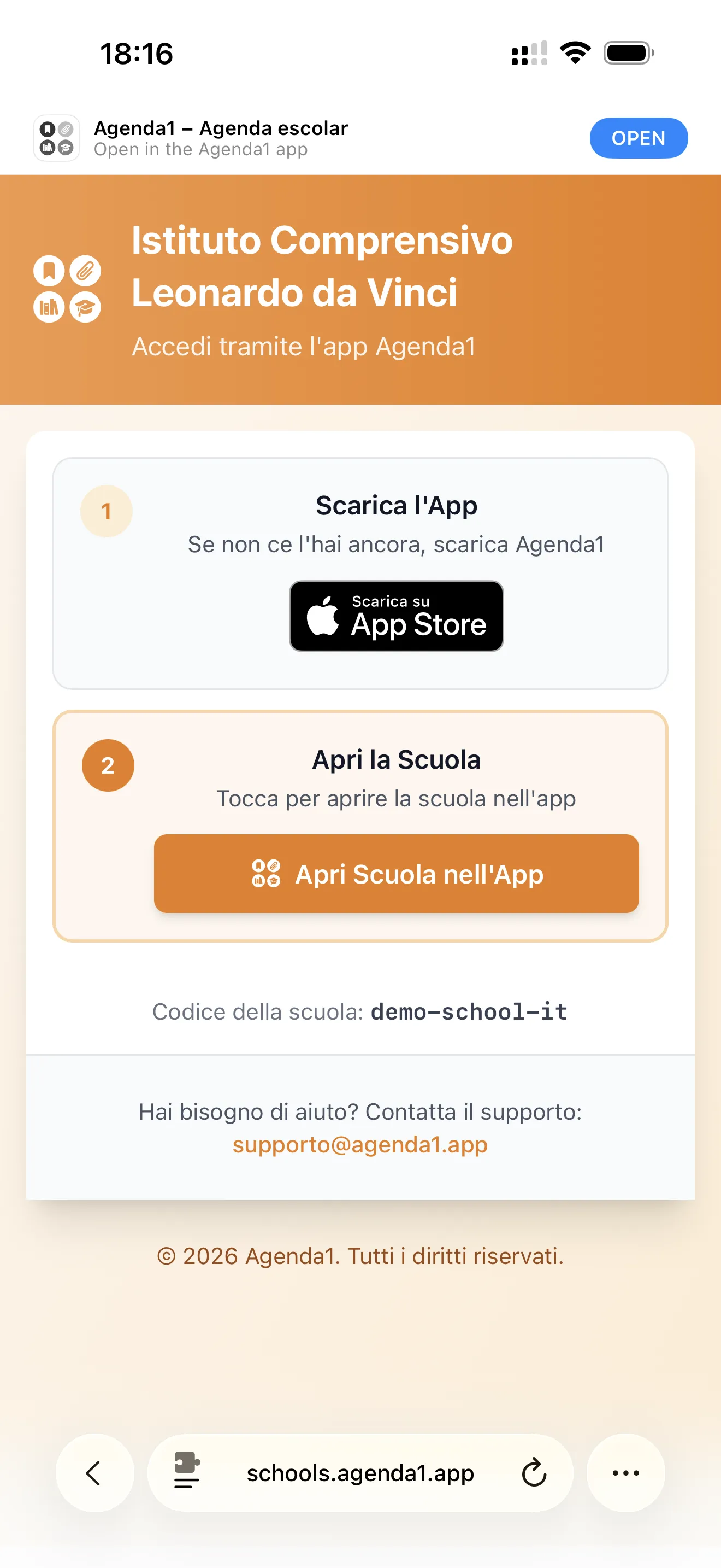 Pagina schools.agenda1.app nel browser con il nome della scuola e pulsanti di download