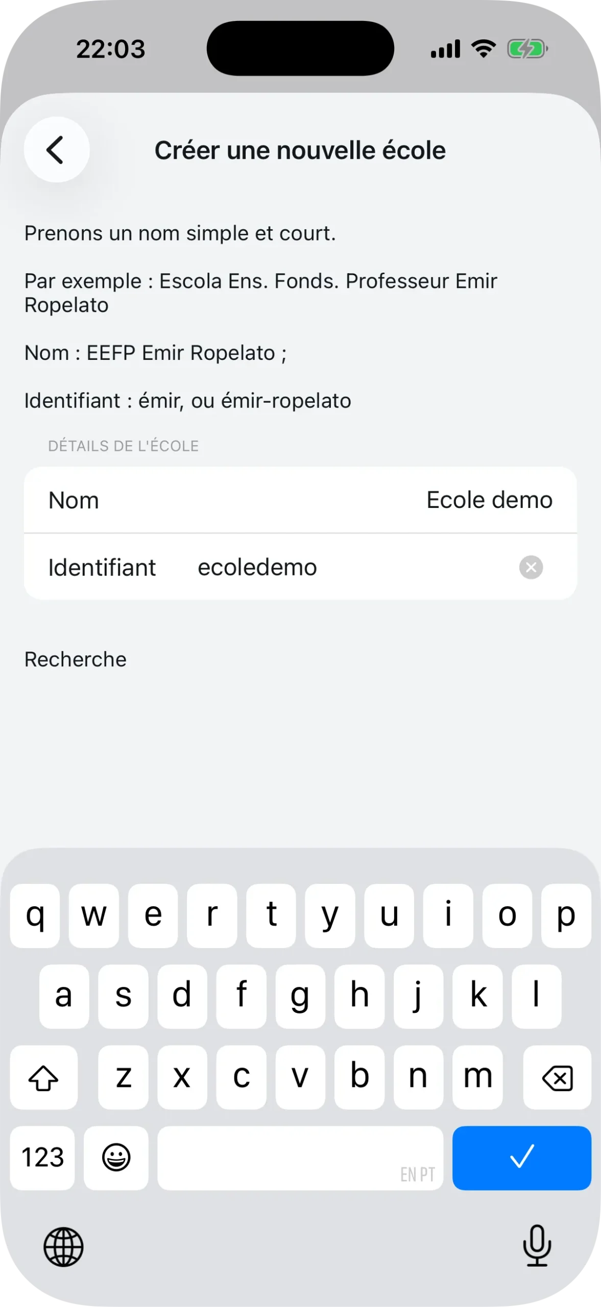 Formulaire de création d'établissement avec champs nom et identifiant