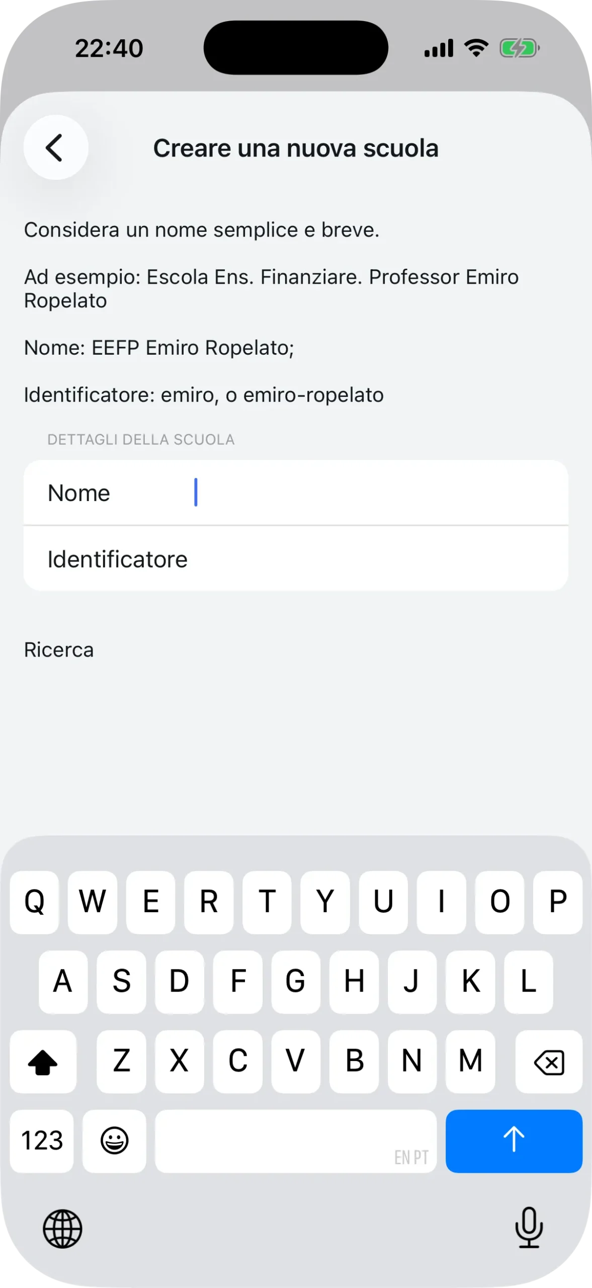 Modulo di creazione scuola con campi nome e identificatore