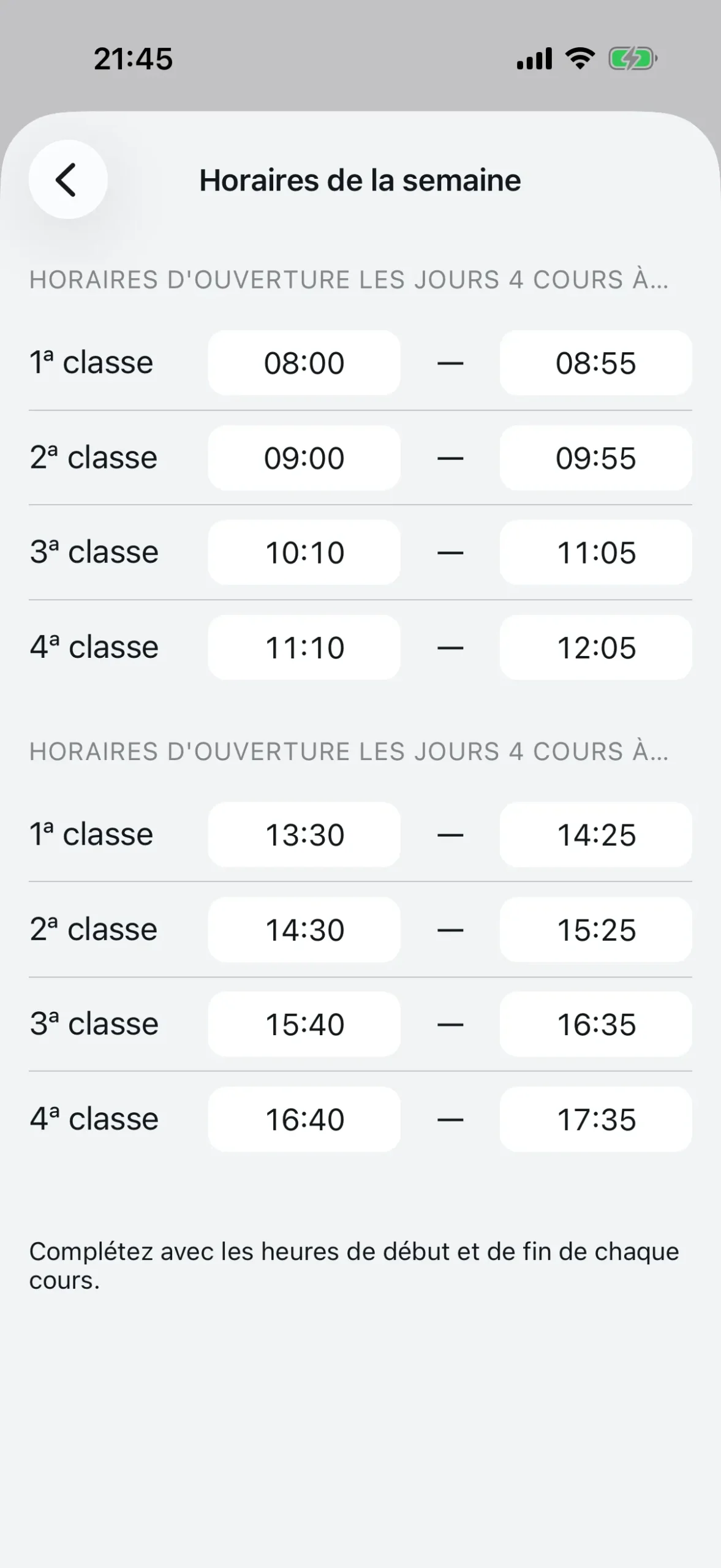 Écran d'emploi du temps avec heures de début et de fin pour chaque cours
